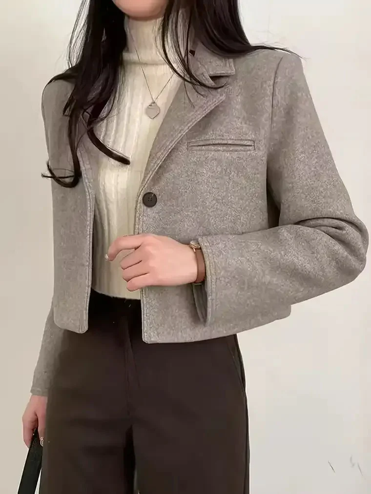 Women's Cropped Blazer - Image 4