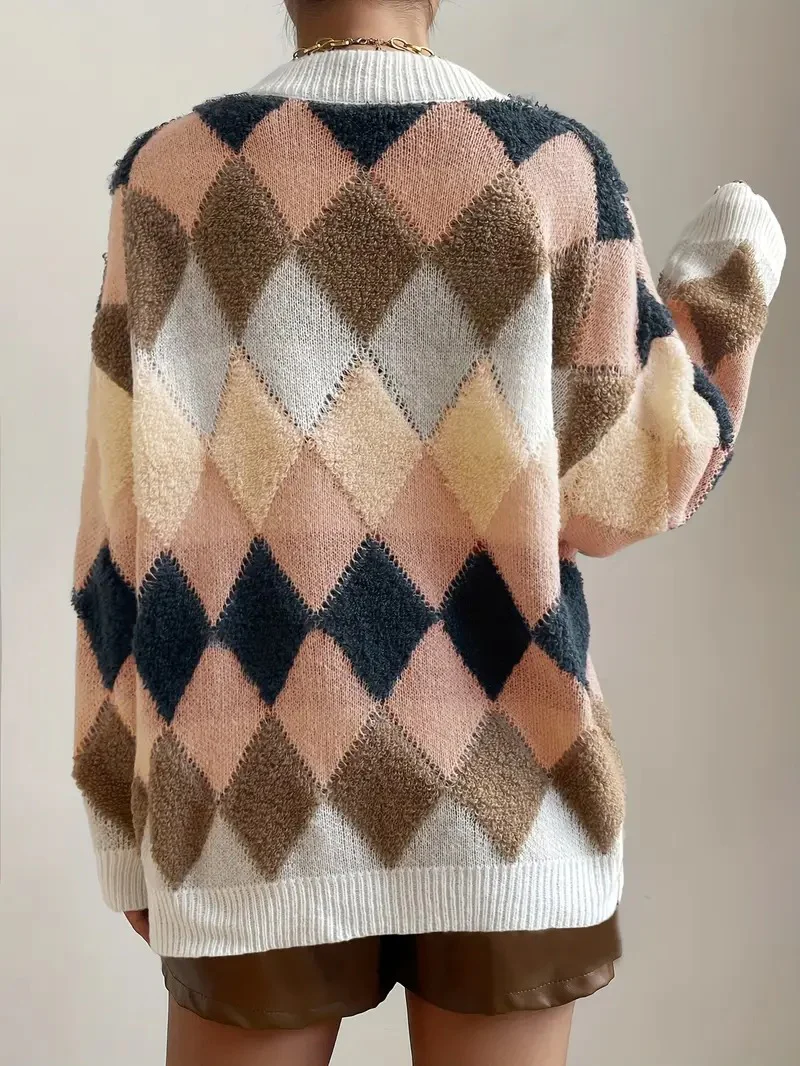 Women's Diamond Pattern Cardigan - Image 2