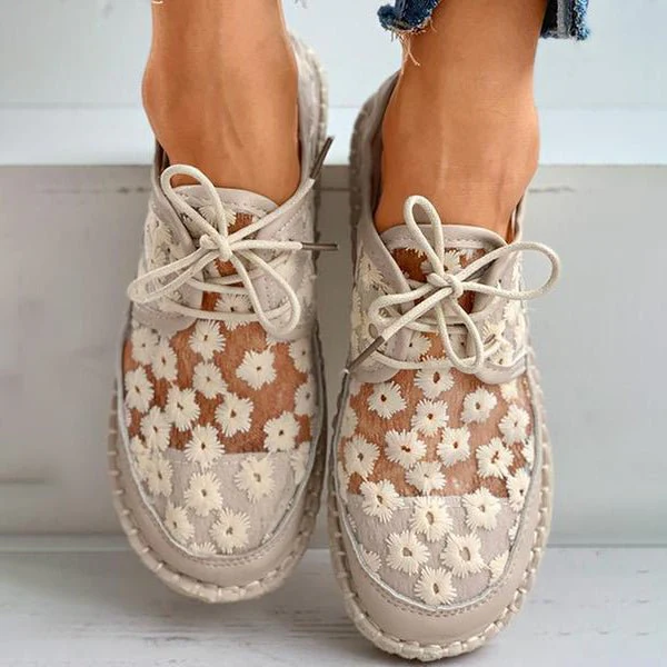 Women's Embroidered Shoes with Lace-up and Espadrille Sole - Image 2