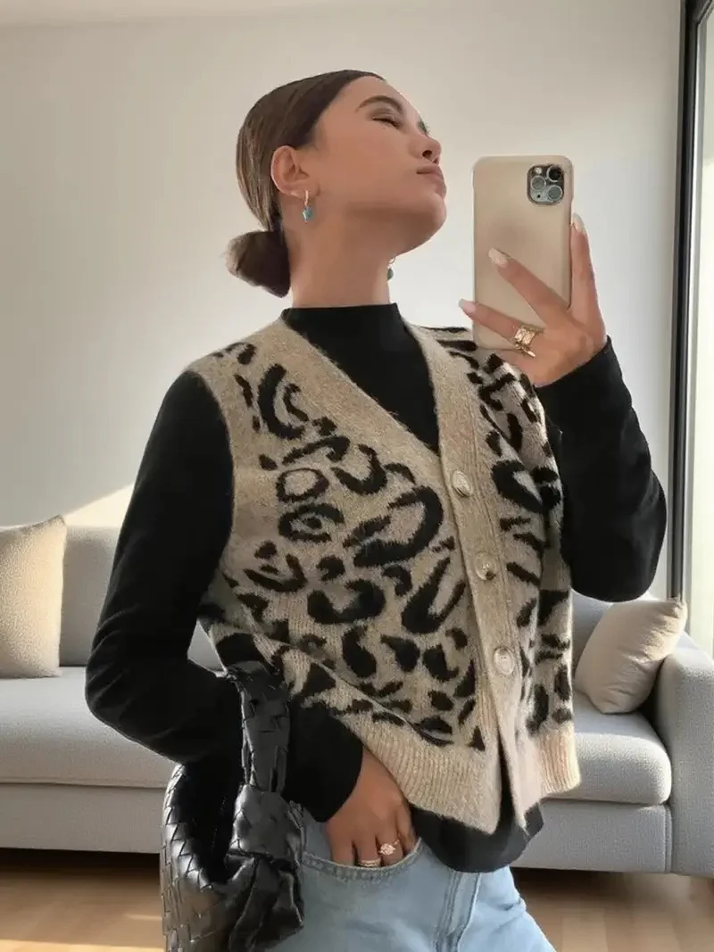 Women's Leopard Print Cardigan Vest - Image 3