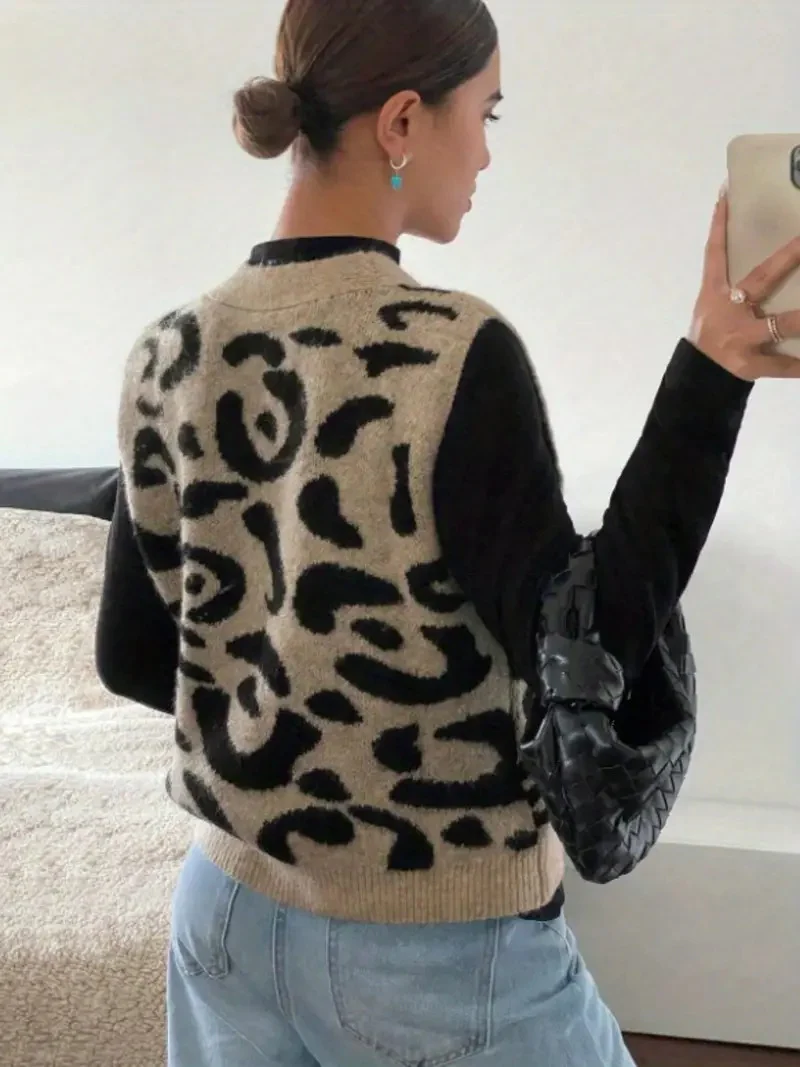 Women's Leopard Print Cardigan Vest - Image 5