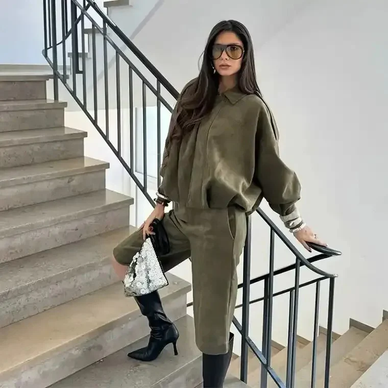 Women's Loose Cropped Jacket and Shorts Set - Image 3