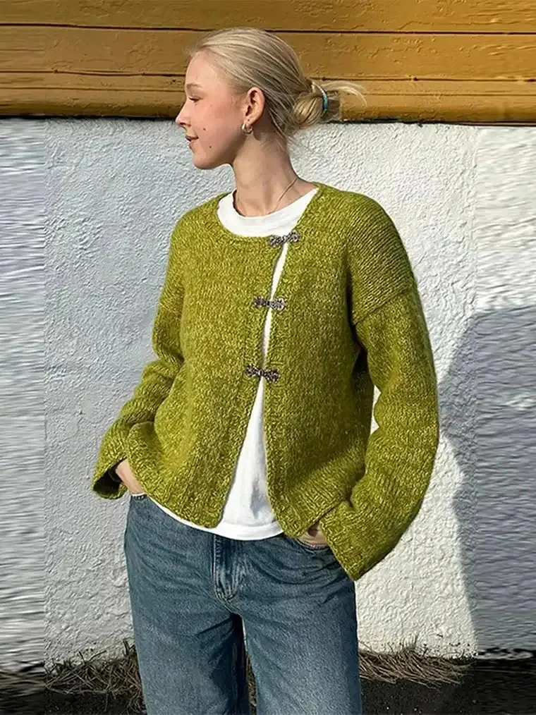 Women's Round Neck Cardigan with Clasps - Image 3