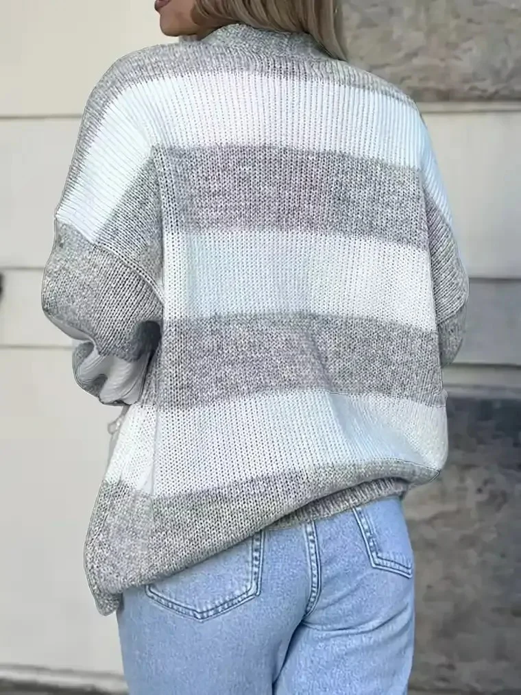 Women's V-neck Chunky Knit Cardigan with Pockets - Image 3