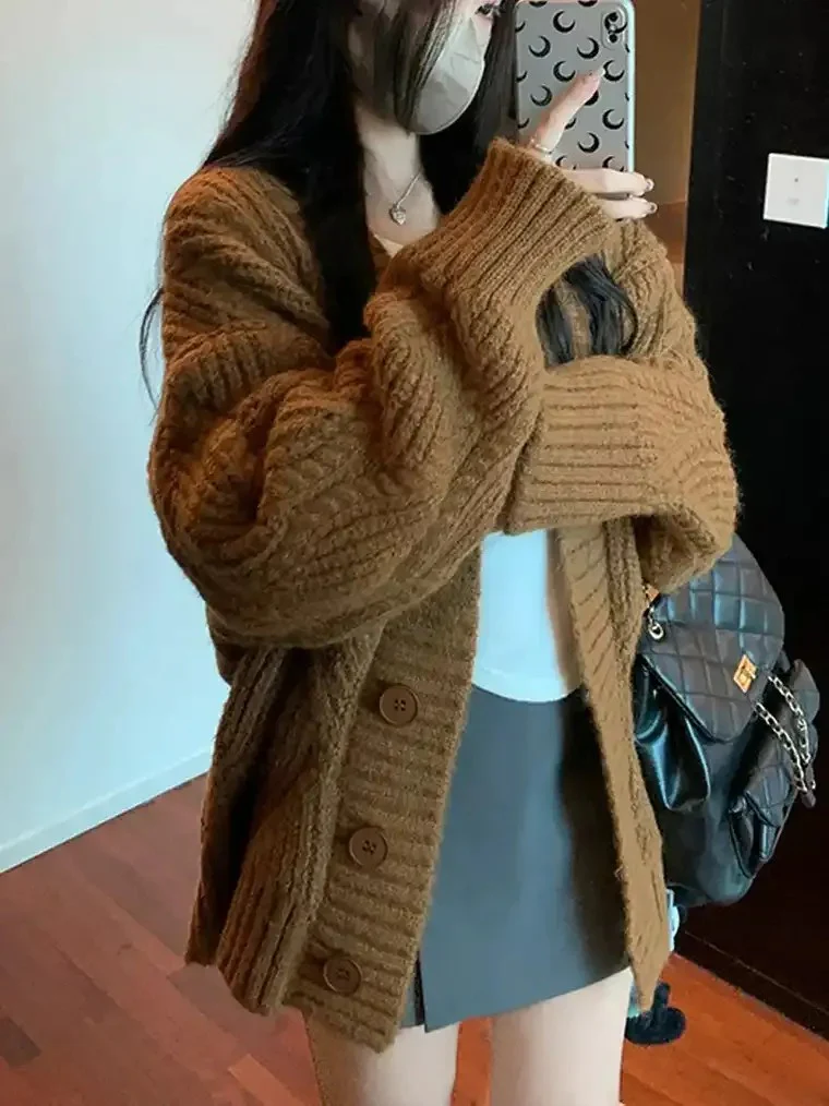 Women's V-neck Chunky Knit Cardigan - Image 2